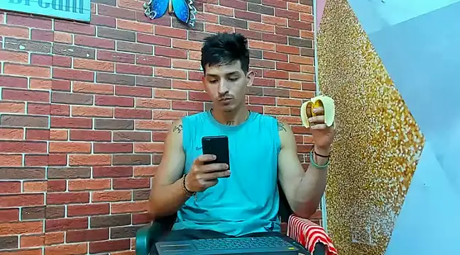 Snapshot of MasterSEX420 chatting on February 26, 2025, 4:05 pm MasterSEX420 online show from February 26, 2025, 4:05 pm