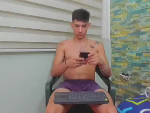 Snapshot of MasterSEX420 chatting on February 17, 2025, 3:22 pm MasterSEX420 online show from February 17, 2025, 3:22 pm