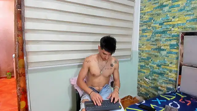 Snapshot of MasterSEX420 chatting on February 3, 2025, 6:49 pm MasterSEX420 online show from February 3, 2025, 6:49 pm