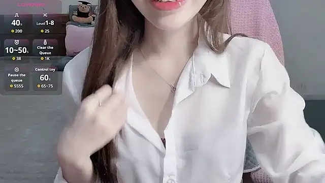 Snapshot of TrinhH_Nabbi chatting on November 6, 2025, 5:55 am TrinhH Nabbi online show from November 6, 2025, 5:55 am