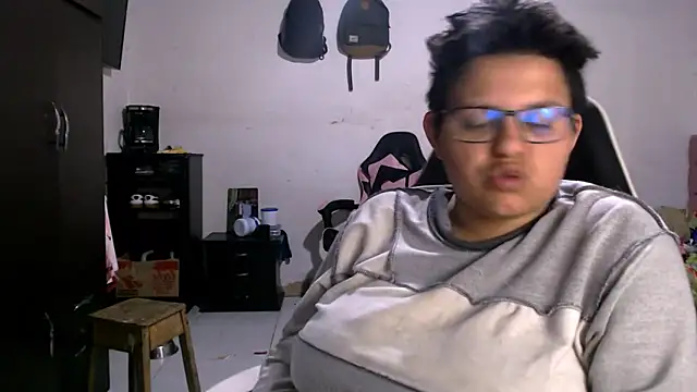 Snapshot of tatsumi_nao chatting on November 15, 2025, 12:58 am tatsumi nao online show from November 15, 2025, 12:58 am