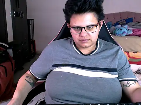 Snapshot of tatsumi_nao chatting on December 2, 2025, 7:37 pm tatsumi nao online show from December 2, 2025, 7:37 pm