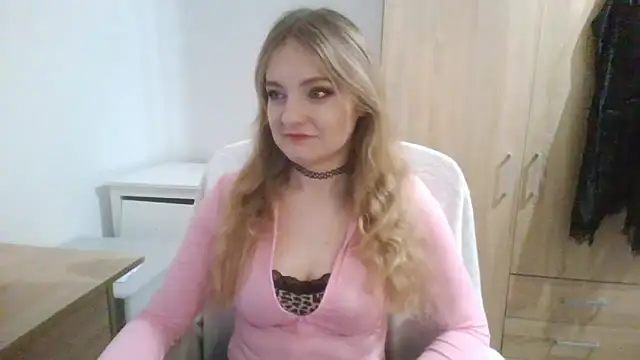 AlmaHoney online show from February 10, 2026, 9:14 pm