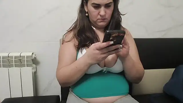 milfmomxx online show from January 14, 2025, 7:43 pm