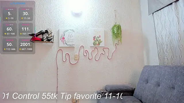 samanthaeliott22 online show from November 25, 2025, 5:08 am