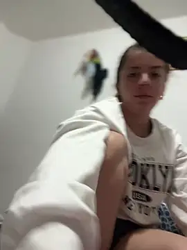 Cloew Marz online show from November 19, 2025, 8:09 pm