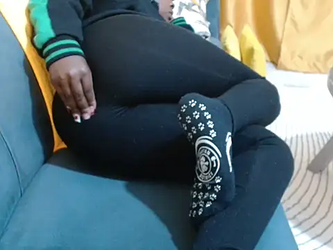 leslysexygirl online show from February 24, 2026, 5:08 am