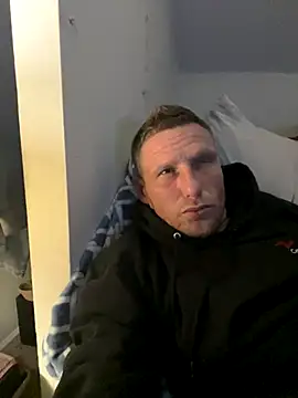 Snapshot of aaronmc311840 chatting on September 21, 2025, 5:12 am aaronmc311840 online show from September 21, 2025, 5:12 am