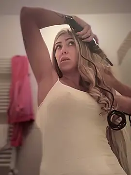 RaquelleDevon online show from February 10, 2026, 10:36 am