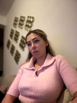 RaquelleDevon online show from January 8, 2026, 3:51 pm