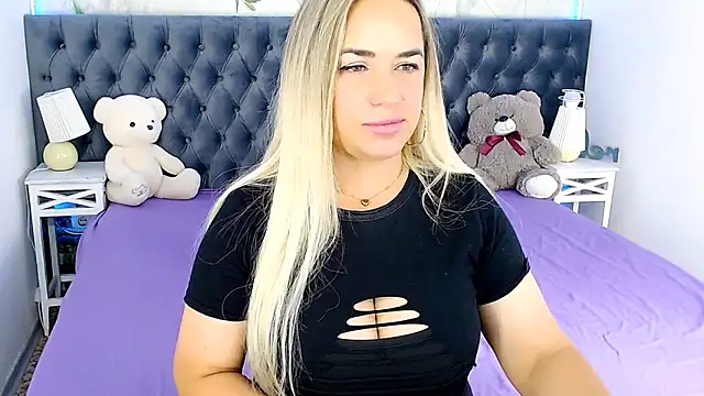 Snapshot of MilenaMiler_X chatting on September 15, 2025, 6:36 am MilenaMiler X online show from September 15, 2025, 6:36 am