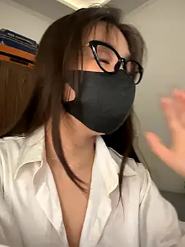 Lilisa miu online show from December 3, 2025, 4:06 pm