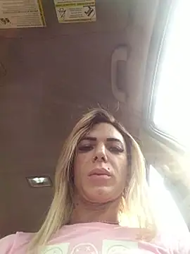 Snapshot of Transthifany chatting on October 6, 2025, 6:30 pm Transthifany online show from October 6, 2025, 6:30 pm