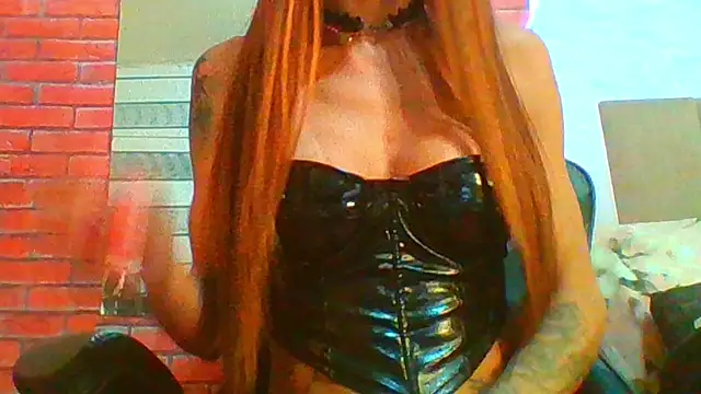 Snapshot of Transthifany chatting on October 17, 2025, 12:07 pm Transthifany online show from October 17, 2025, 12:07 pm