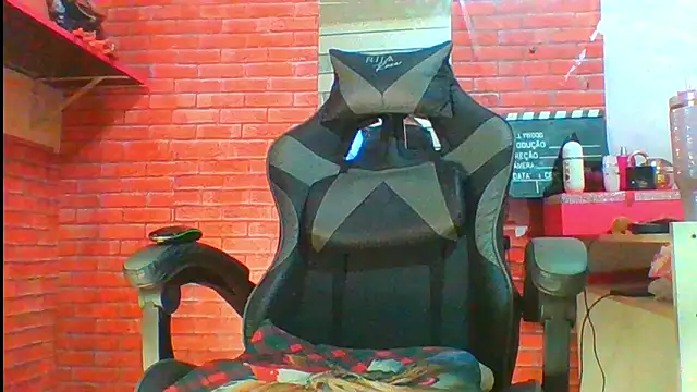 Snapshot of Transthifany chatting on November 14, 2025, 1:04 pm Transthifany online show from November 14, 2025, 1:04 pm