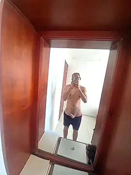 Snapshot of Juan2323hot chatting on September 17, 2025, 1:57 pm Juan2323hot online show from September 17, 2025, 1:57 pm