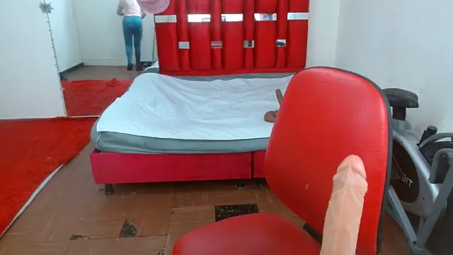 krystal thomson online show from September 25, 2025, 3:51 pm