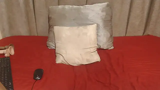 LONGBLKCLIT36 online show from September 24, 2025, 4:57 pm