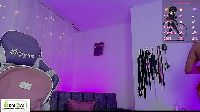 Miss scarllet  online show from April 6, 2026, 1:12 pm