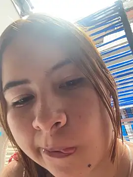 Mia foxx  online show from November 14, 2025, 9:07 pm