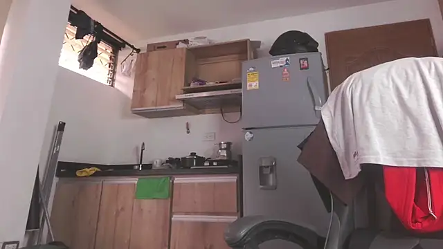 Cutie Shy  online show from April 16, 2026, 12:39 pm