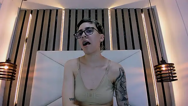 Cutie Shy  online show from February 10, 2026, 5:45 pm