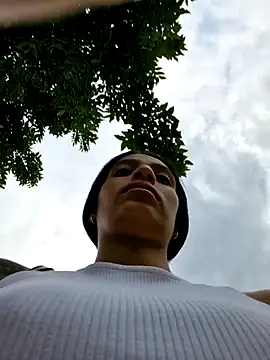 lily sk online show from March 3, 2025, 9:48 pm