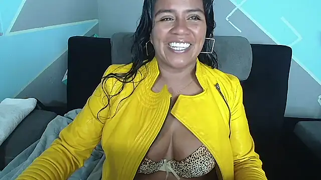 saggil23 online show from November 3, 2025, 3:48 pm