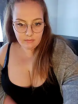 Snapshot of _Julie_x chatting on February 19, 2025, 9:06 am Julie x online show from February 19, 2025, 9:06 am