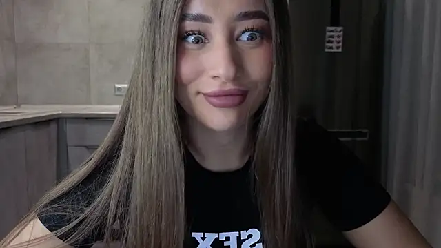 Snapshot of Cinderella____ chatting on November 10, 2025, 8:58 pm Cinderella online show from November 10, 2025, 8:58 pm