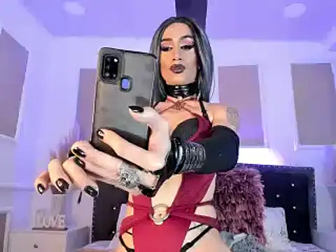 Snapshot of queen_satin chatting on December 7, 2024, 2:08 pm queen satin online show from December 7, 2024, 2:08 pm