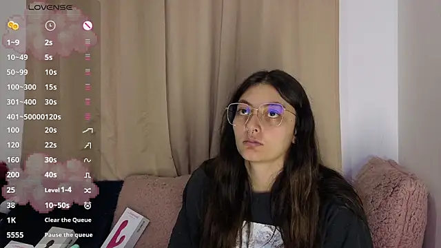 lessliee22  online show from April 27, 2026, 6:00 am