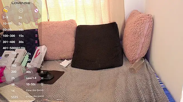 lessliee22  online show from April 23, 2026, 12:29 pm