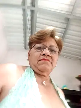 Madrastrahot69 online show from November 3, 2025, 3:59 pm