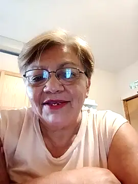 Madrastrahot69 online show from February 13, 2026, 7:58 pm