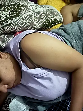 Snapshot of HEENA_022 chatting on February 22, 2025, 5:13 pm HEENA 022 online show from February 22, 2025, 5:13 pm