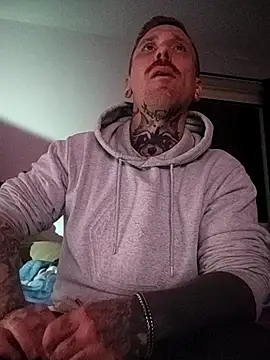 Snapshot of Schabernack1990 chatting on October 15, 2025, 9:56 pm Schabernack1990 online show from October 15, 2025, 9:56 pm