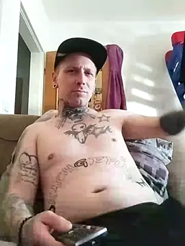 Snapshot of Schabernack1990 chatting on March 16, 2025, 12:00 pm Schabernack1990 online show from March 16, 2025, 12:00 pm