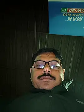 Snapshot of Srmotrs chatting on February 17, 2026, 2:58 pm Srmotrs online show from February 17, 2026, 2:58 pm