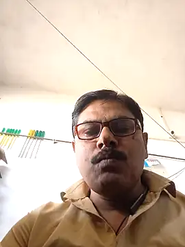 Snapshot of Srmotrs chatting on February 1, 2026, 7:17 am Srmotrs online show from February 1, 2026, 7:17 am