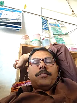 Snapshot of Srmotrs chatting on March 2, 2026, 7:15 am Srmotrs online show from March 2, 2026, 7:15 am