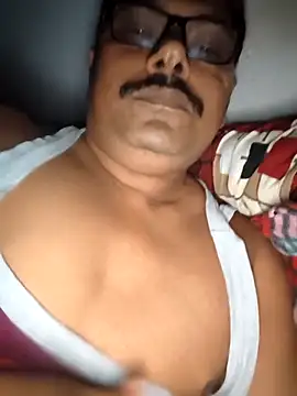 Snapshot of Srmotrs chatting on February 14, 2026, 6:52 pm Srmotrs online show from February 14, 2026, 6:52 pm