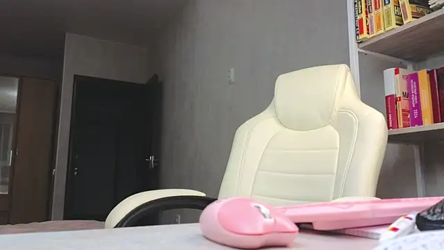 Marietta Castro online show from November 4, 2025, 1:37 pm