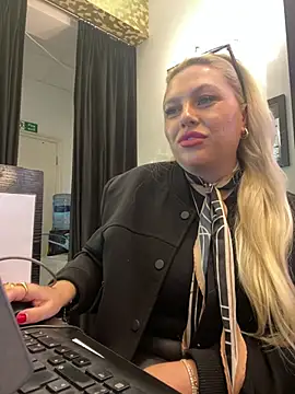 Arabellalee23 online show from March 12, 2025, 6:53 pm