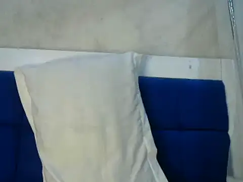 Snapshot of beauty_petite chatting on February 27, 2025, 3:18 am beauty petite online show from February 27, 2025, 3:18 am