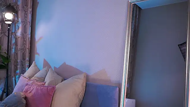 Snapshot of AnnLevine chatting on December 19, 2025, 1:57 pm AnnLevine online show from December 19, 2025, 1:57 pm