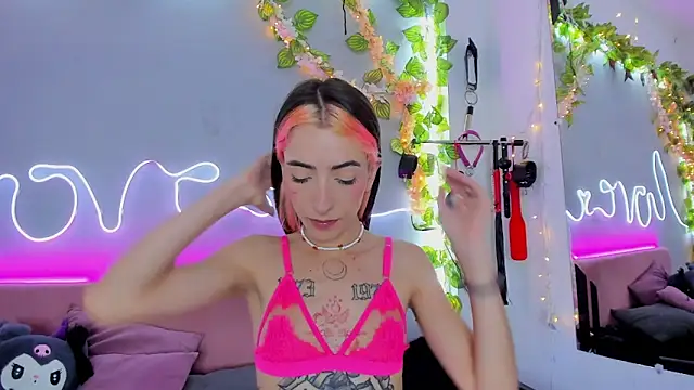 Snapshot of YouliteSllut2 chatting on January 27, 2025, 11:00 pm YouliteSllut2 online show from January 27, 2025, 11:00 pm