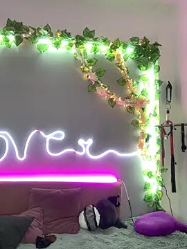 Snapshot of YouliteSllut2 chatting on January 19, 2025, 3:21 pm YouliteSllut2 online show from January 19, 2025, 3:21 pm