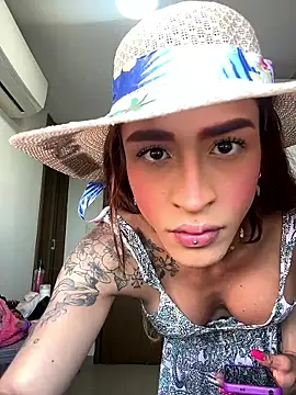 parejacaliente20154 online show from January 15, 2026, 1:58 pm