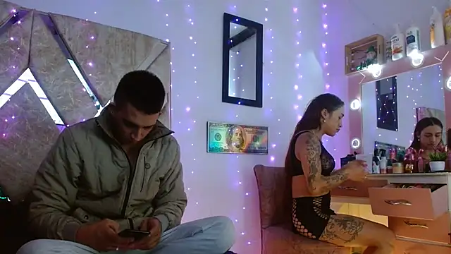 Snapshot of parejacaliente20154 chatting on November 22, 2025, 9:30 am parejacaliente20154 online show from November 22, 2025, 9:30 am